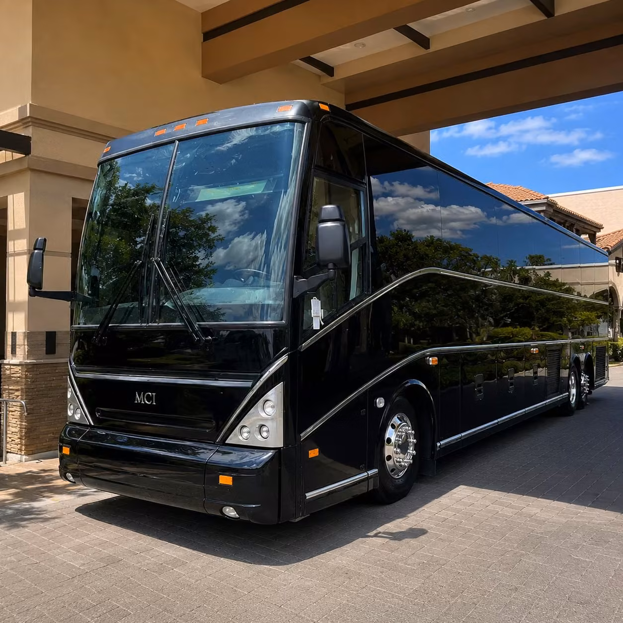 roswell wedding guest shuttles that keep your big day running smoothly